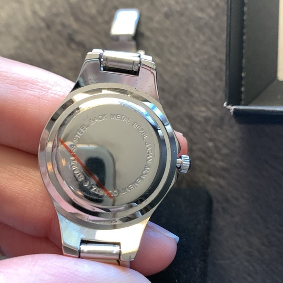 Avon Analog Watch NWOT - Picture 5 of 9